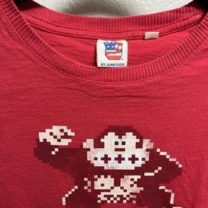 Size small vintage look donkey Kong Nintendo merchandise shirt